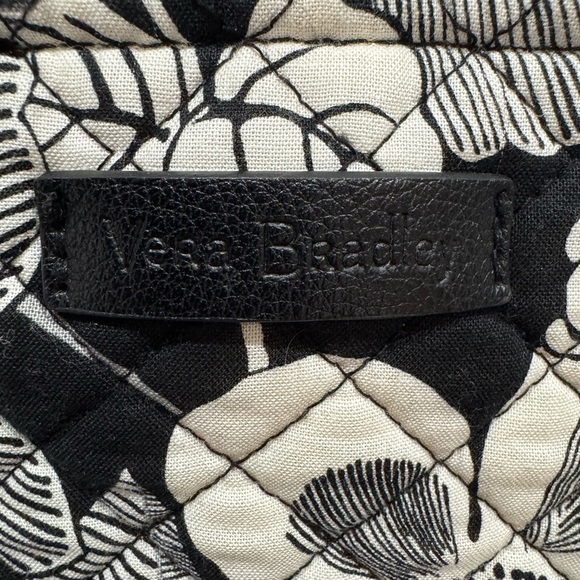 Vera Bradley tote bag black and cream floral quilted pattern - Picture 5 of 9